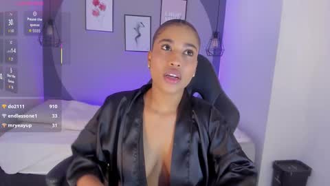 Snapshot of selena_monroy chatting on 11/03/25, 04:58 Selena online show from 11/03/25, 04:58