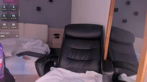 Snapshot of selena_monroy chatting on 11/10/25, 05:06 Selena online show from 11/10/25, 05:06