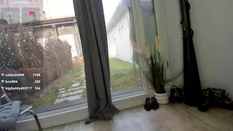 Selena online show from 02/06/25, 10:26