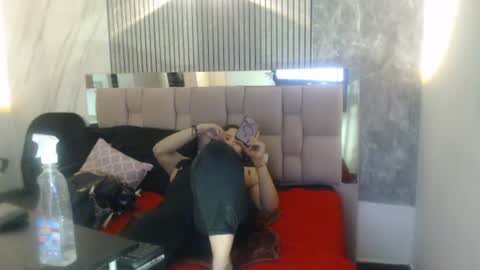 Snapshot of selena_tits_ chatting on 06/22/26, 08:17 Selena online show from 06/22/26, 08:17