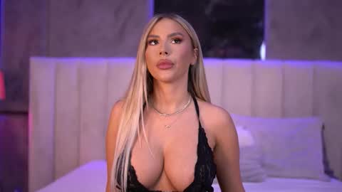 Selena online show from 01/09/26, 09:56