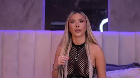 Selena online show from 01/10/26, 11:34