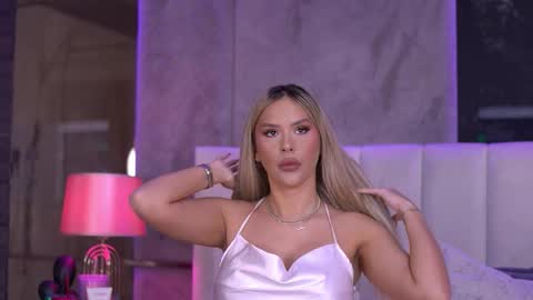 Selena online show from 01/13/26, 09:58