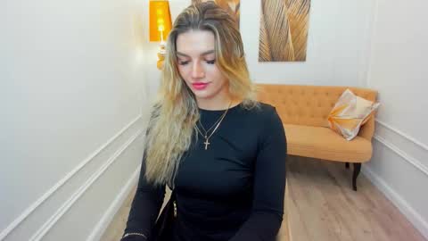 selenaemoore online show from 02/04/26, 03:23