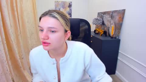 selenaemoore online show from 05/29/26, 03:48
