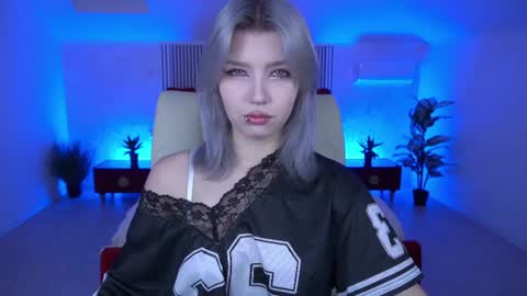 selenairis online show from 06/20/26, 07:00