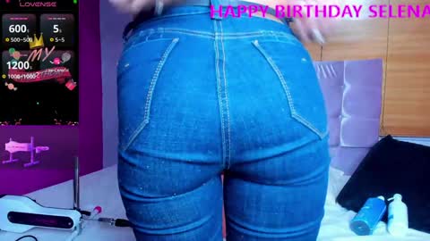 Snapshot of selenakyle92_ chatting on 02/01/25, 06:51 Selena online show from 02/01/25, 06:51