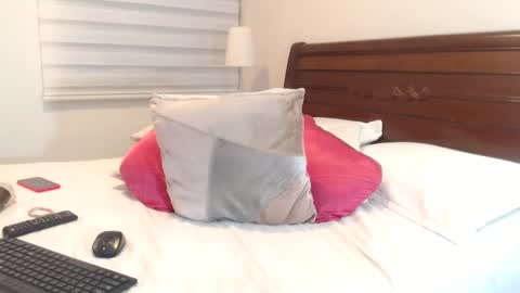 Selena online show from 12/03/24, 03:09