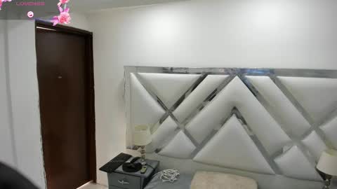 Selena reyess online show from 01/12/26, 01:49