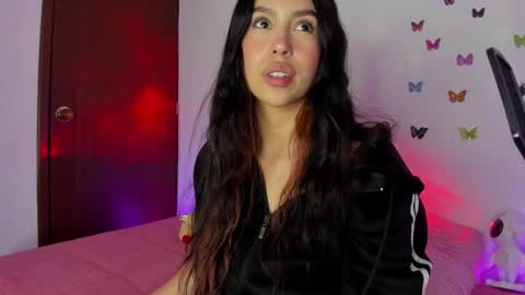 Snapshot of selene_e chatting on 12/19/24, 03:07 Karol. online show from 12/19/24, 03:07