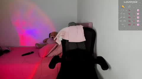 Snapshot of selene_e chatting on 01/24/25, 10:41 Karol. online show from 01/24/25, 10:41