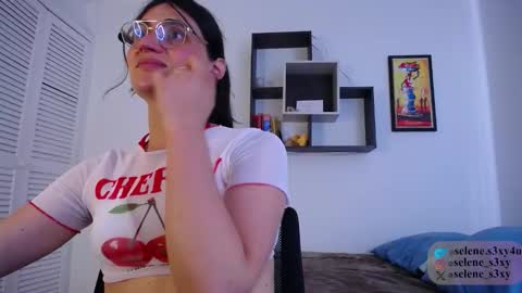 selene_s3xy online show from 01/16/26, 09:30