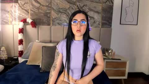 Selene online show from 11/28/25, 12:19