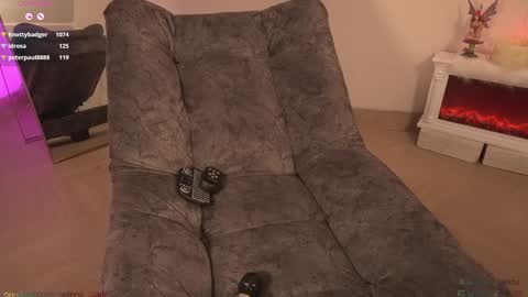  Sel Your Little butterfly  online show from 01/19/25, 03:29