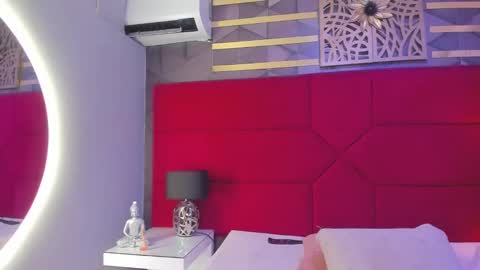 Selene online show from 02/07/25, 01:47