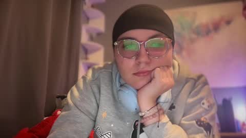 Selene online show from 03/07/25, 06:11