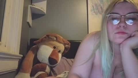 Selene online show from 04/10/26, 03:45