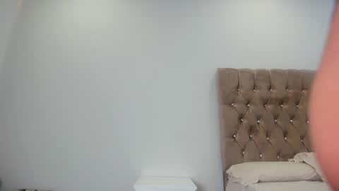 Snapshot of selenemakris chatting on 10/02/25, 01:18 Selene online show from 10/02/25, 01:18