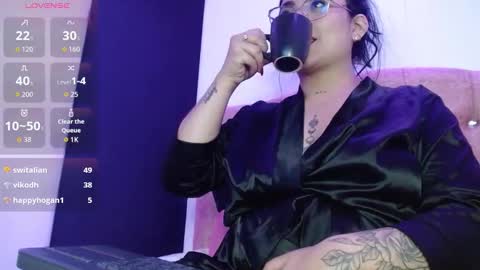 Snapshot of selenemore chatting on 11/11/25, 06:02 Selene online show from 11/11/25, 06:02