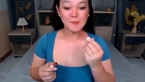 Snapshot of selenesantiago chatting on 10/29/25, 04:37 joan online show from 10/29/25, 04:37