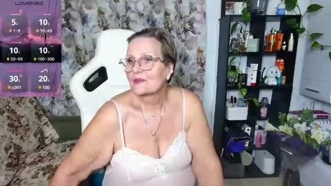 Selenna online show from 12/01/24, 06:19