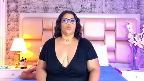 Selenna Cooper online show from 03/25/26, 11:49