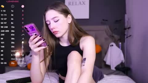 Snapshot of selestarobertson chatting on 10/24/25, 04:14 Selesta online show from 10/24/25, 04:14