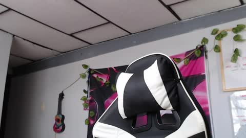 Ask me online show from 04/01/26, 01:41