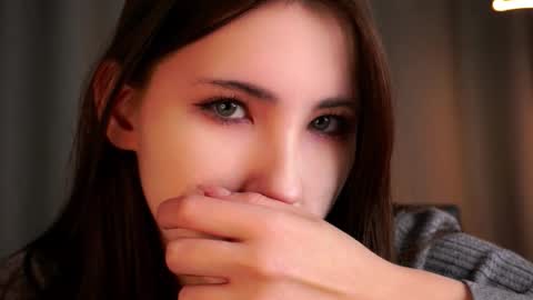 Snapshot of selinadiercks chatting on 11/24/25, 03:12 Elizabeth online show from 11/24/25, 03:12