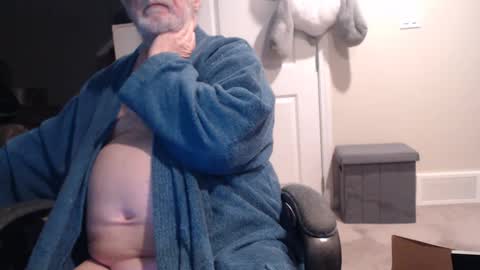 Snapshot of selkie2s chatting on 02/11/25, 11:43 selkie2s online show from 02/11/25, 11:43