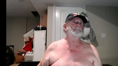 Snapshot of selkie2s chatting on 09/13/25, 02:06 selkie2s online show from 09/13/25, 02:06