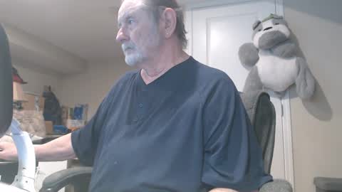 Snapshot of selkie2s chatting on 10/04/25, 06:50 selkie2s online show from 10/04/25, 06:50