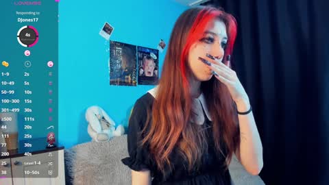 Snapshot of sell0n chatting on 01/05/25, 12:31 Mindy online show from 01/05/25, 12:31