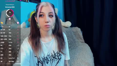 Snapshot of sell0n chatting on 01/08/25, 06:09 Mindy online show from 01/08/25, 06:09