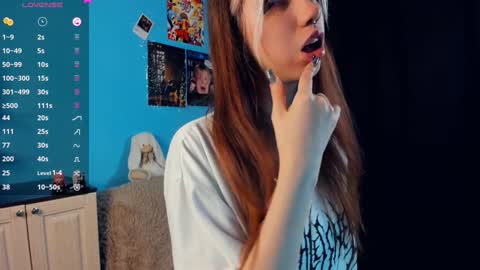 Snapshot of sell0n chatting on 01/18/25, 12:57 Mindy online show from 01/18/25, 12:57