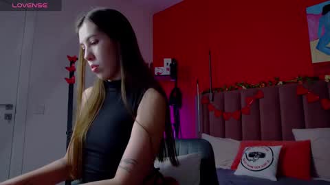 Nicole online show from 02/11/25, 01:41