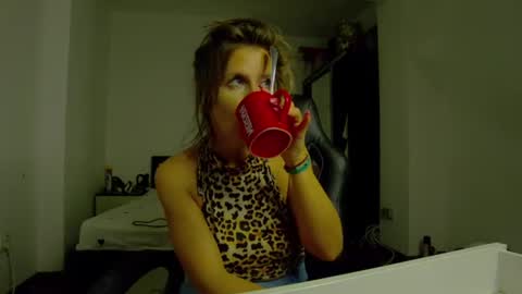 Snapshot of sellena_angel chatting on 06/21/26, 04:53 sellena_angel online show from 06/21/26, 04:53