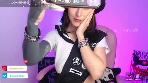 Snapshot of selvalentinex chatting on 09/27/25, 02:38 online show from 09/27/25, 02:38