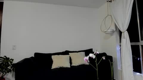 Snapshot of selyn_ chatting on 12/26/24, 05:37 Selyn online show from 12/26/24, 05:37