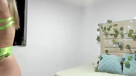 Snapshot of selyn_ chatting on 12/29/24, 05:31 Selyn online show from 12/29/24, 05:31