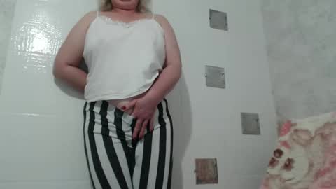 Lenna online show from 01/30/25, 06:46