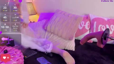 Sennia online show from 10/23/25, 02:16