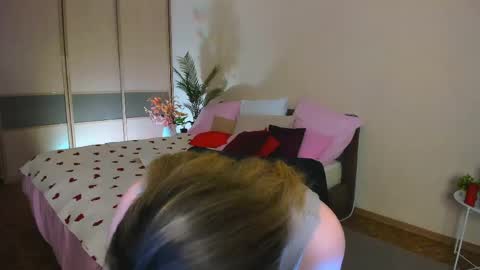 sensitiveheartt online show from 04/17/26, 04:48