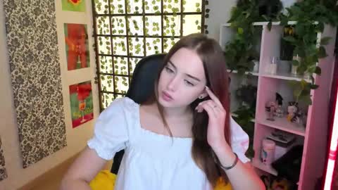 Snapshot of sensual_amy_ chatting on 10/10/25, 08:46 Emily online show from 10/10/25, 08:46