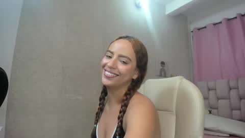 Snapshot of sensual_aura chatting on 01/28/25, 06:27 sensual_aura online show from 01/28/25, 06:27