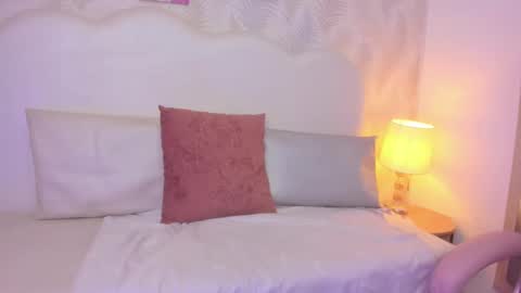 Snapshot of sensual_aura chatting on 02/13/25, 06:30 sensual_aura online show from 02/13/25, 06:30