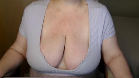 Snapshot of sensual_cris chatting on 05/27/26, 07:16 CRIS online show from 05/27/26, 07:16