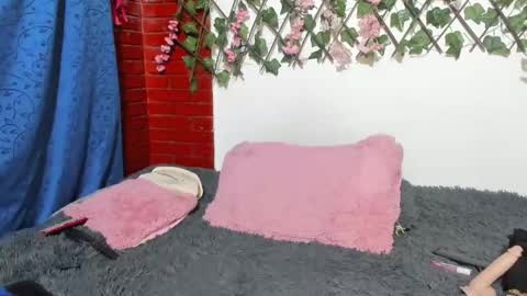 Snapshot of sensual_crital chatting on 09/30/25, 04:56 cristal online show from 09/30/25, 04:56