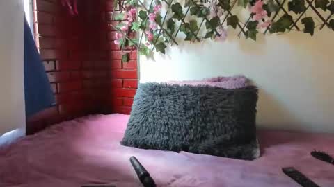 Snapshot of sensual_crital chatting on 02/19/26, 06:48 cristal online show from 02/19/26, 06:48