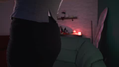 Snapshot of sensual_jassmine chatting on 01/11/25, 01:01 Jasmine online show from 01/11/25, 01:01